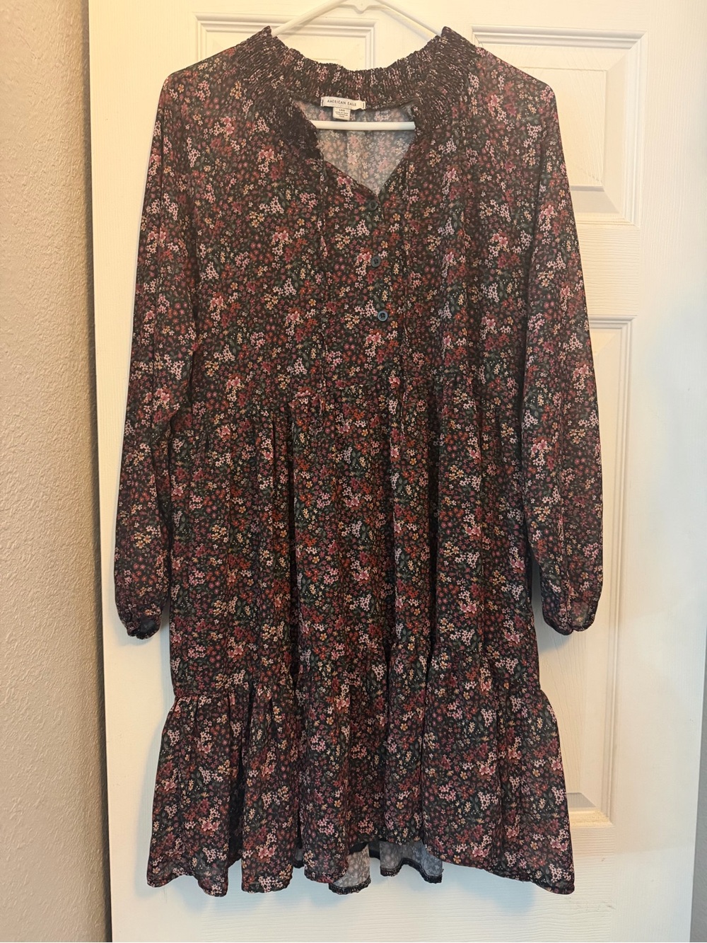American Eagle Outfitters Black Floral Long-Sleeve Smock Dress